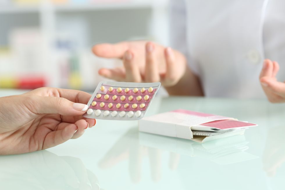 taking-birth-control-pills-after-40-healthywomen