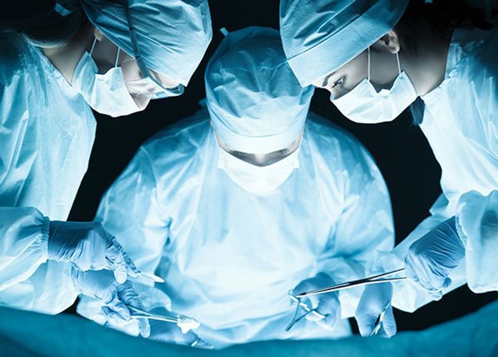Doctors Perform First Us Living Donor Uterine Transplant Healthywomen 4911