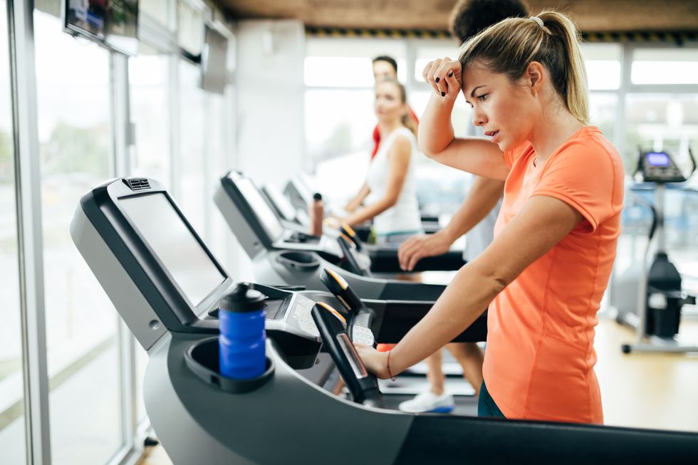 woman doing cardio training in gym